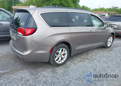 2017 Chrysler Pacifica Touring-L из США, поврежденный, VIN 2C4RC1BG6HR708284